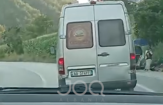 “Tabela 80 km/h, furgoni ecën me 40&hellip;