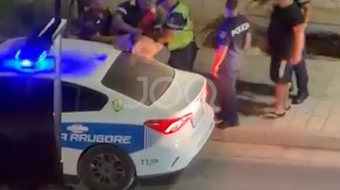 Shoqërohen nga policia dy persona në Ksamil
