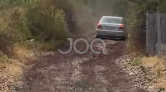 Kjo është rruga ku kalojnë çdo ditë&hellip;