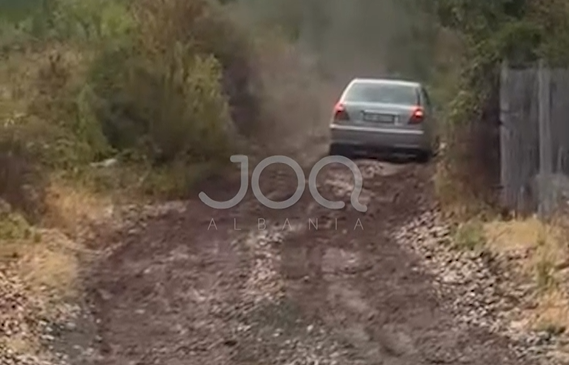 Kjo është rruga ku kalojnë çdo ditë&hellip;