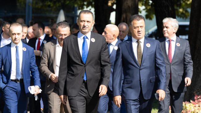 Berisha që iu dha naftë serbëve në&hellip;