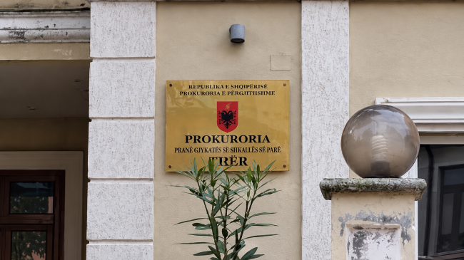 Tjetërsuan 1143 hektarë tokë në Fier, pranga&hellip;