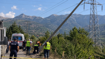 Tropojë, ndalohen dy zyrtarë pas vdekjes së&hellip;