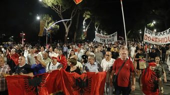 Dita e 110 para Kryeministrisë: Qytetarët marshojnë&hellip;
