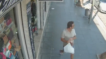 “Kush e njeh këtë person?”/ I merr&hellip;
