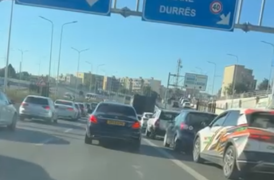 Dita e parë e shkollës krijon trafik,&hellip;