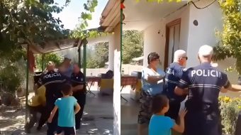 Policia merr zvarrë kryefamiljarin në sy të&hellip;