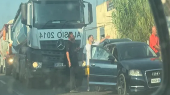 “Drejtuesi i “Audit” përplas kamionin dhe më&hellip;