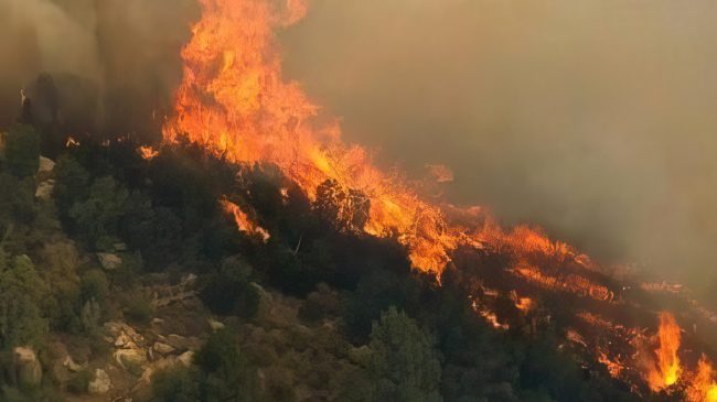 Zjarri del jashtë kontrollit në Mat, flakët&hellip;
