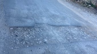 “Na rrezikohet jeta përditë”/ Banori denoncon rrugën&hellip;