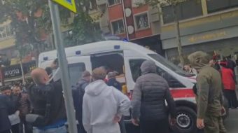 Spraj masiv ndaj protestuesve te Kuvendi, nisen&hellip;