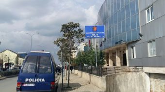 Vrasje me armë zjarri në Kamëz, ekzekutohen&hellip;