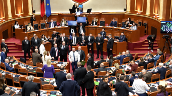 Goditje në shenjë, ministrja e Ramës pëson&hellip;