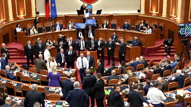 Goditje në shenjë, ministrja e Ramës pëson&hellip;