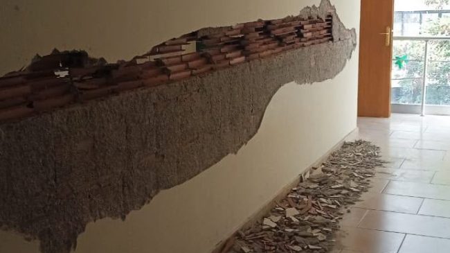 “Po bien muret aty ku mësojnë 900&hellip;