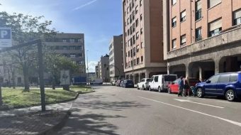 Me Mercedes dhe targa të dyfishta, tre&hellip;