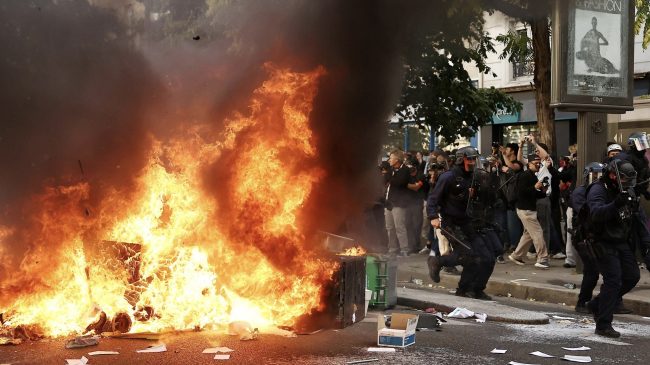 Protestat studentore ndezin Francën, rikthehet hija e&hellip;