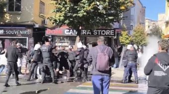 Përplasje të forta para Ministrisë, policia godet&hellip;