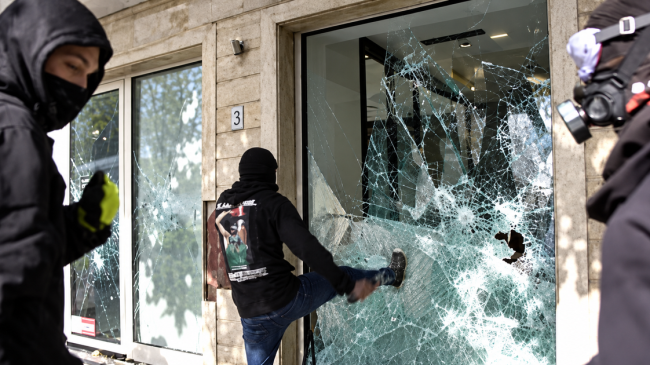 Gjykata lë në “detyrim paraqitjeje” 10 protestues,&hellip;