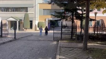 Studentët e Korçës vijojnë bojkotin e mësimit&hellip;