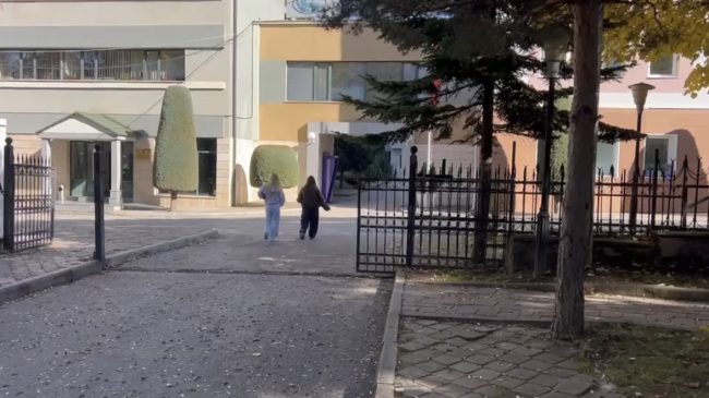 Studentët e Korçës vijojnë bojkotin e mësimit&hellip;