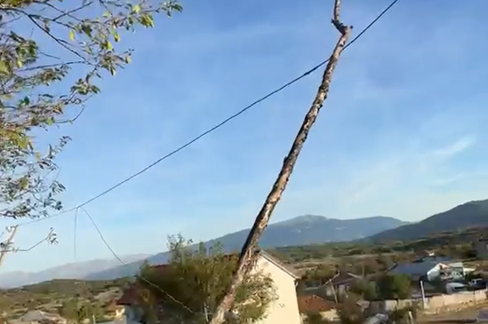“Kablloja mbahet me një shkop”/ Pamje nga&hellip;