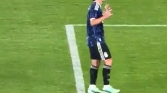 Julián Álvarez feston si Messi pas golit,&hellip;