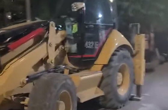 “Na kanë bllokuar garazhet”/ Punimet pranë shkollës&hellip;