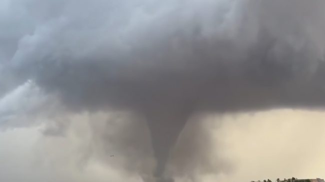 Tornado e fuqishme godet Siçilinë: Shkatërrohet një&hellip;