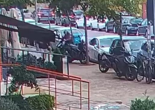 Motoristi i Wolt merr portofolin e gjetur&hellip;