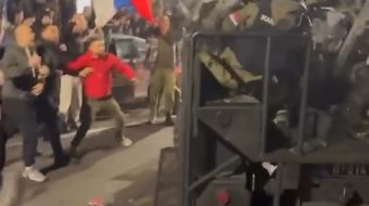 Pas humbjes së Vuçiç, serbët godasin forcat&hellip;