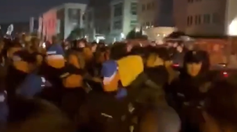 Përplasje në Beograd: Protestuesit i kthehen medias&hellip;