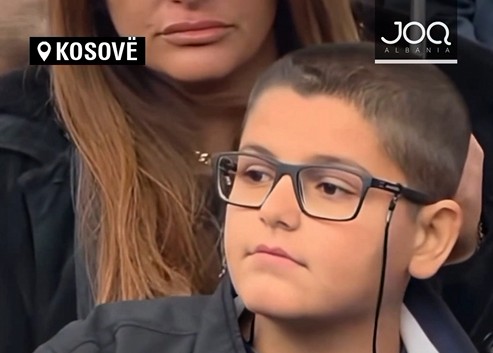 I shoqëruar nga forcat e policisë, djali&hellip;