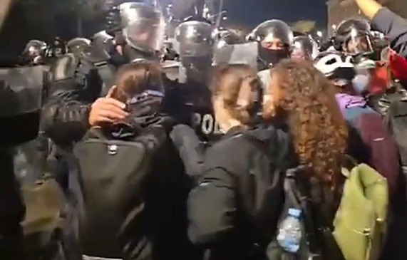 Një tjetër anë e protestës: Efektivi që&hellip;