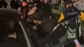 Studentët i bëjnë ‘postbllok’ efektivëve të Policisë,&hellip;