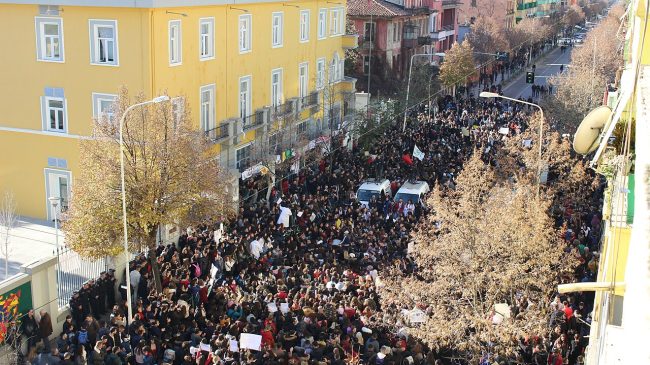 Studentët thërrasin protestë kombëtare: Nesër në orën&hellip;