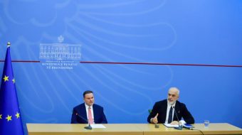 Rama kërcënon prindërit e protestuesve, studentët dhe&hellip;
