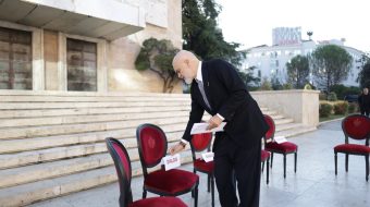 Rama nxjerr karriget para Kryeministrisë: Ejani të&hellip;