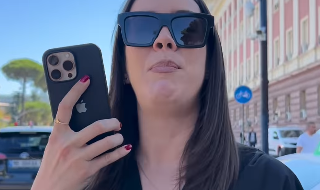 Deputeja socialiste-protestuesve: Keni nevojë për psikolog