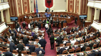 Emrat e deputetëve që votuan për shkrirjen&hellip;