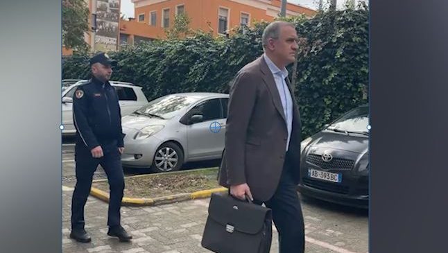 Ilir Beqaj paraqitet në GJKKO, nis seanca&hellip;