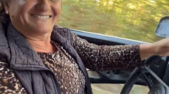 Super nëna, i bën “zbor” 4×4-shit nëpër&hellip;