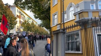 “Bie qeveria kur zgjohet rinia”, vezë dhe&hellip;