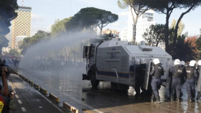 Revolta studentore në Tiranë merr vëmendjen e&hellip;